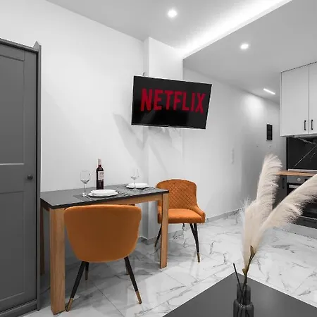 Apartment Adoorable, The Luxury *