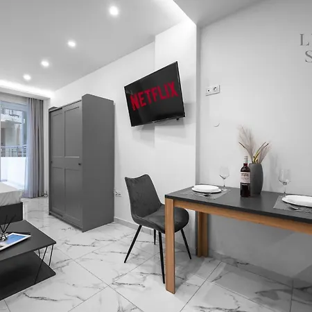 Apartment Adoorable, The Luxury *