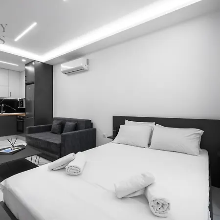 Adoorable, The Luxury * Salonic