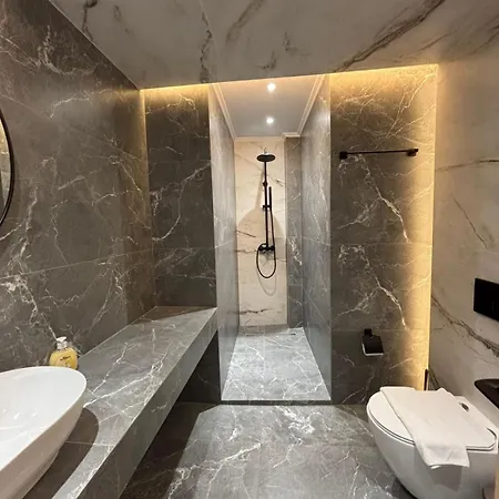 Adoorable, The Luxury Салоники