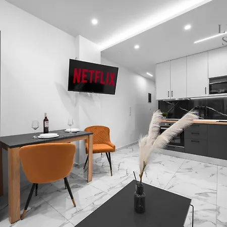 Adoorable, The Luxury *