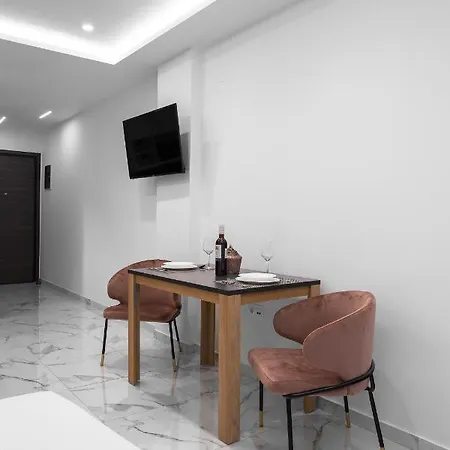 Adoorable, The Luxury