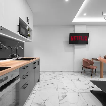 Adoorable, The Luxury