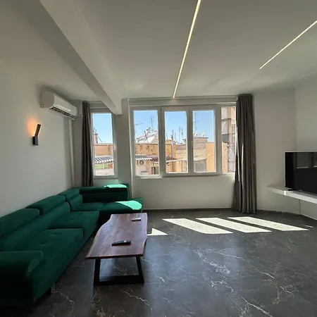 Adoorable, The Luxury * Salonic