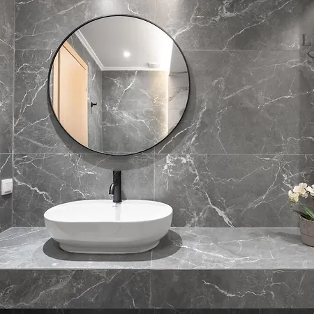 Adoorable, The Luxury Apartmán