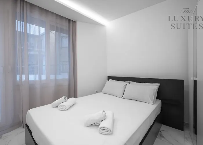 Adoorable, The Luxury *