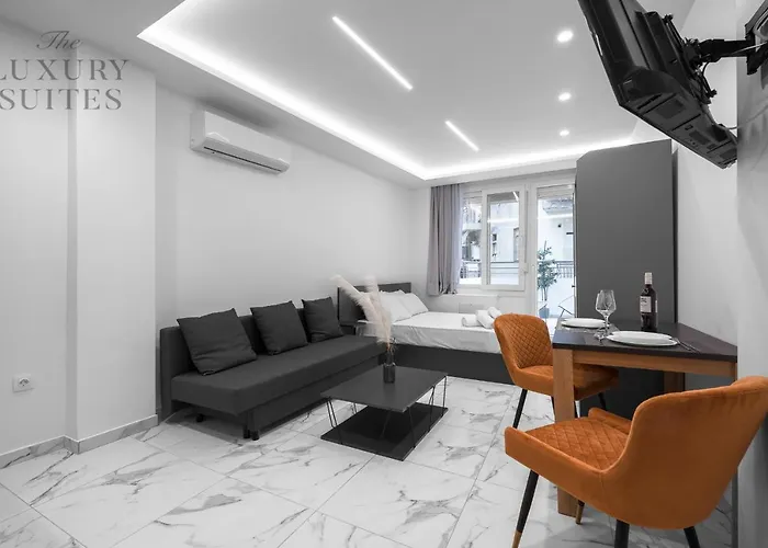 Adoorable, The Luxury Salonic