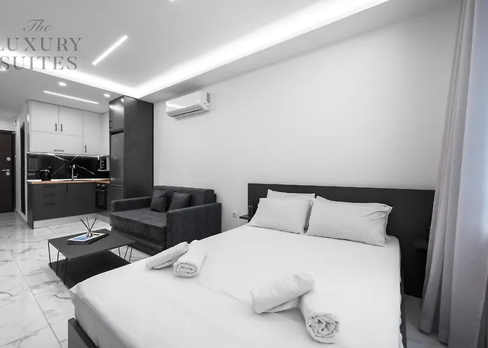 Adoorable, The Luxury * Salonic