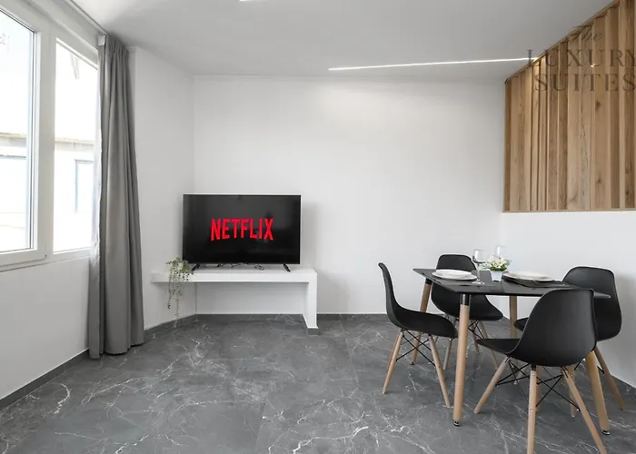 Adoorable, The Luxury
